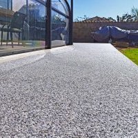 Terrasse en moquette de marbre à Brem-sur-Mer