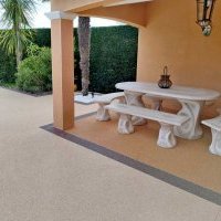 Terrasse de piscine en moquette de pierre à Talmont-st-Hilaire (après)