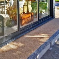 Terrasse en moquette de pierre à Challans