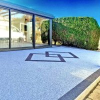 Terrasse en moquette de pierre au Fenouiller