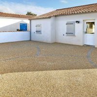 Cour et accès de garage en béton désactivé à Notre-Dame-de-Monts