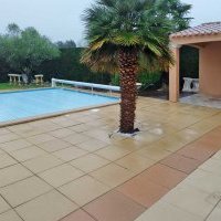 Terrasse de piscine en moquette de pierre à Talmont-st-Hilaire (avant)