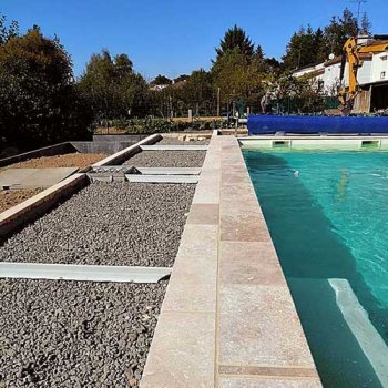 Terrasse de piscine aux Achards