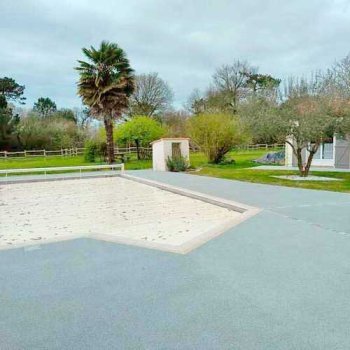 Chemin et terrasse de piscine au Château-d'Olonne