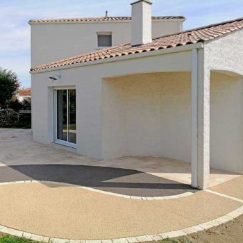 Accès, terrasse et pourtour de maison à Saint-Michel-en-l'Herm