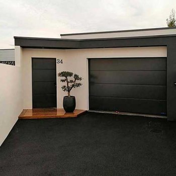 Enrobé noir et pavés gris au Château-d'Olonne