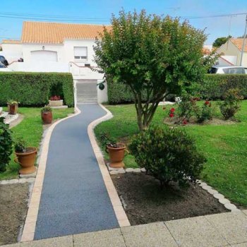 Courbes pavées sur béton à Saint-Hilaire-de-Riez