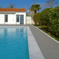 Terrasse de piscine en béton poreux, la Roche-sur-Yon, 2019