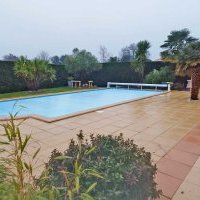 Terrasse de piscine en moquette de pierre à Talmont-st-Hilaire (avant)