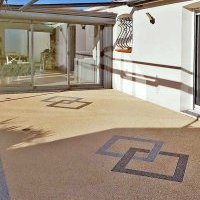 Terrasse en moquette de pierre à Challans