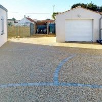 Cour et accès de garage en béton désactivé à Notre-Dame-de-Monts