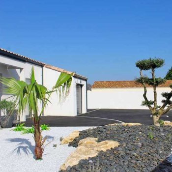 Cours et accès de jardin à Commequiers