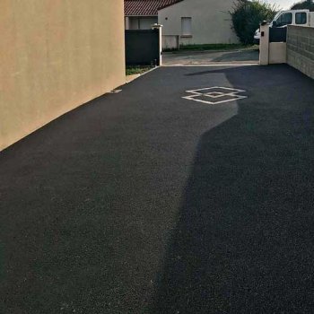 Entrée en enrobé à chaud et pavés Saint-Étienne-du-Bois